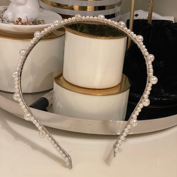 Elegant Beaded Headband - Picture 4 of 5